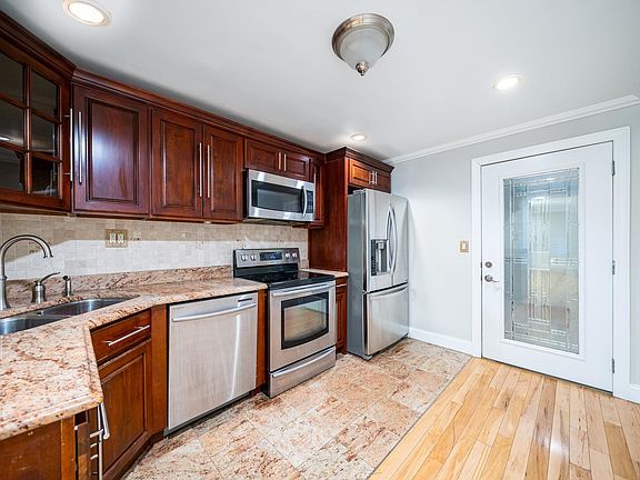 3rd image of 171 Halladay St #G