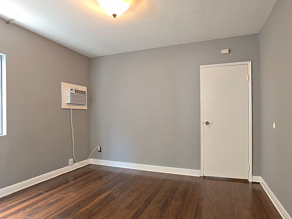 3rd image of 707 El Centro St #707