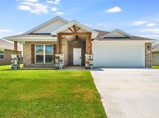 1715 Edwards St, Pea Ridge, AR 72751