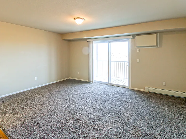 Jefferson Creek Apartments — Photo 13