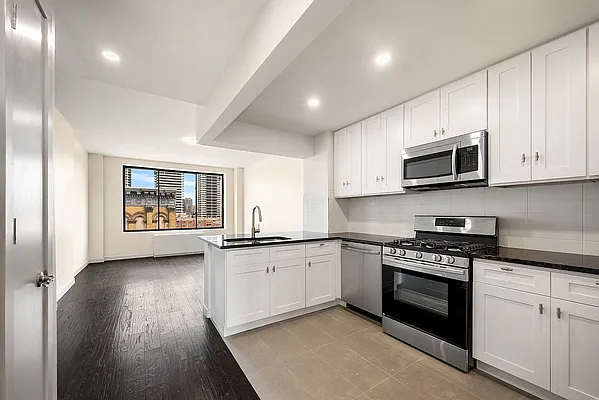 Rented by Bohemia Realty Group | media 3