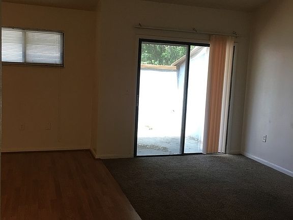3rd image of 3019 SE 7th Ave APT D
