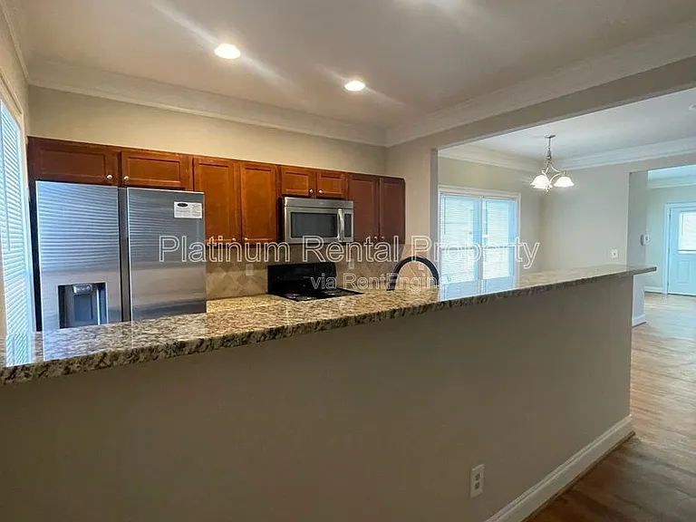 750 Terry St SE — Photo 43