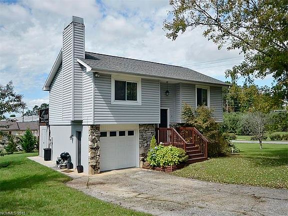 2nd image of 2 Apple Blossom Ln