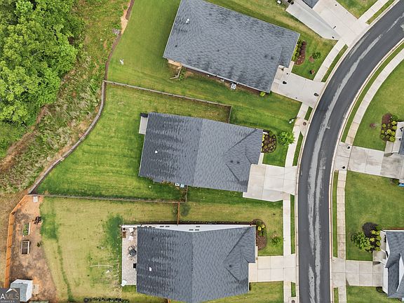 2nd image of 413 Murphy Ave