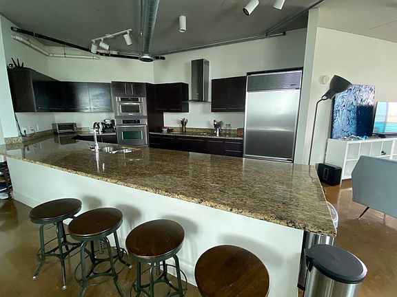 Kitchen island. Room for 6 bar stools