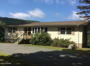 201 Rowland Rd, Greeley, PA 18425