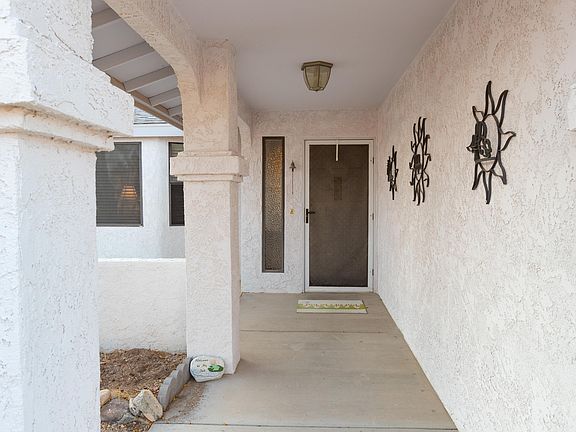3rd image of 3421 Saddleback Dr