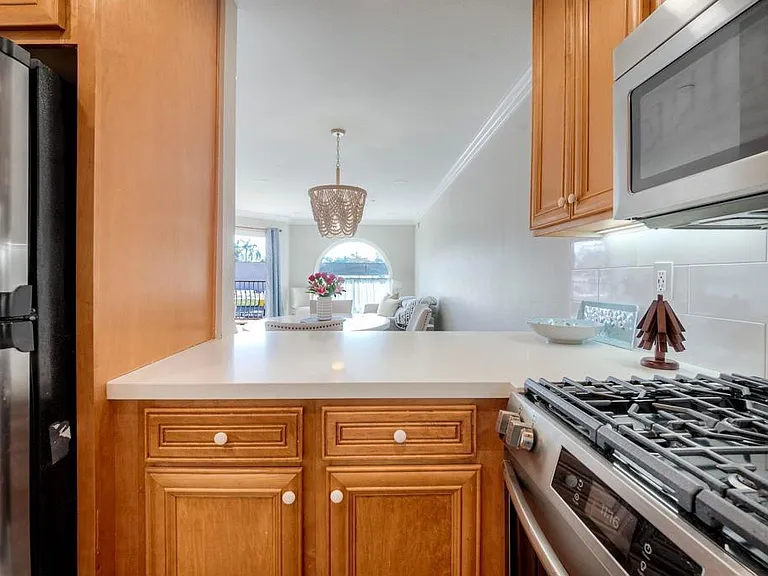 7509 Draper Ave — Photo 6