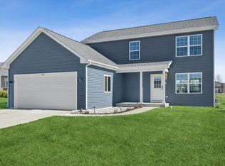 602 Apple Valley Rd, Harvard, IL 60033