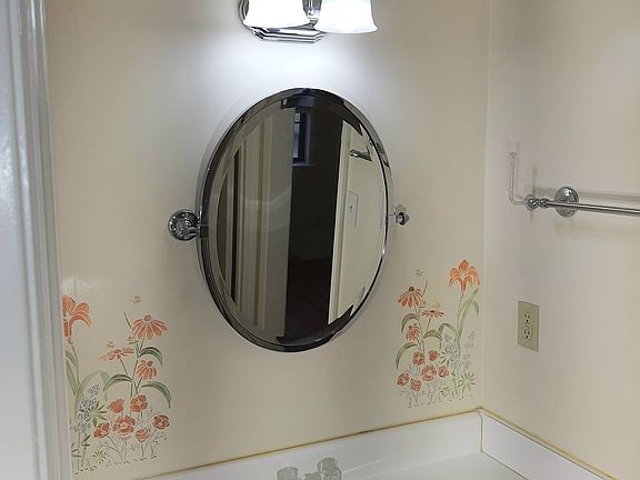Ensuite master bath with separate sink area and separate bath/commode area. Large walk-in closet connected.