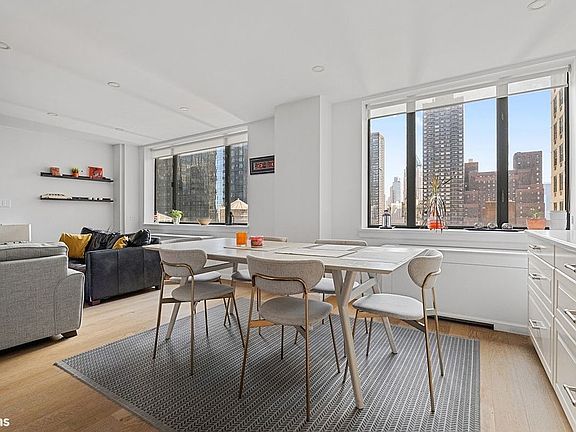 5th image of 30 W 61st St APT 17C