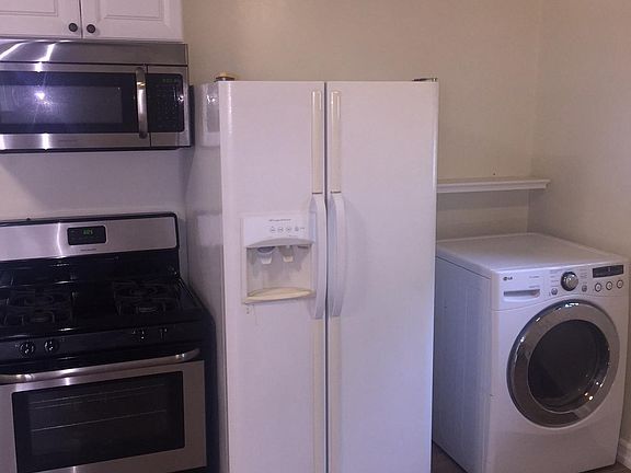 2nd image of 213 1/2 Knox St