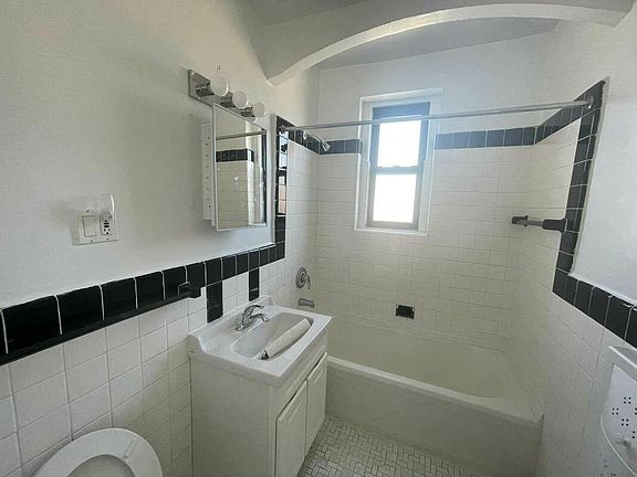5th image of 11882 Metropolitan Ave APT 5