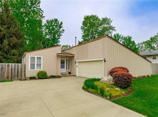6510 Nicoll Dr, North Ridgeville, OH 44039