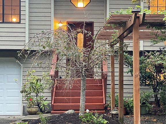 2nd image of 14462 Kestrel Pl NE