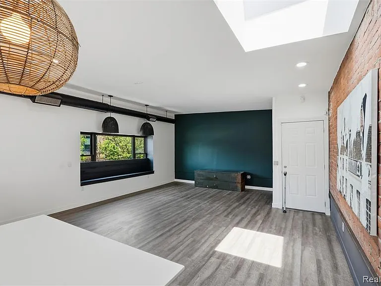 436 E Milwaukee St — Photo 8