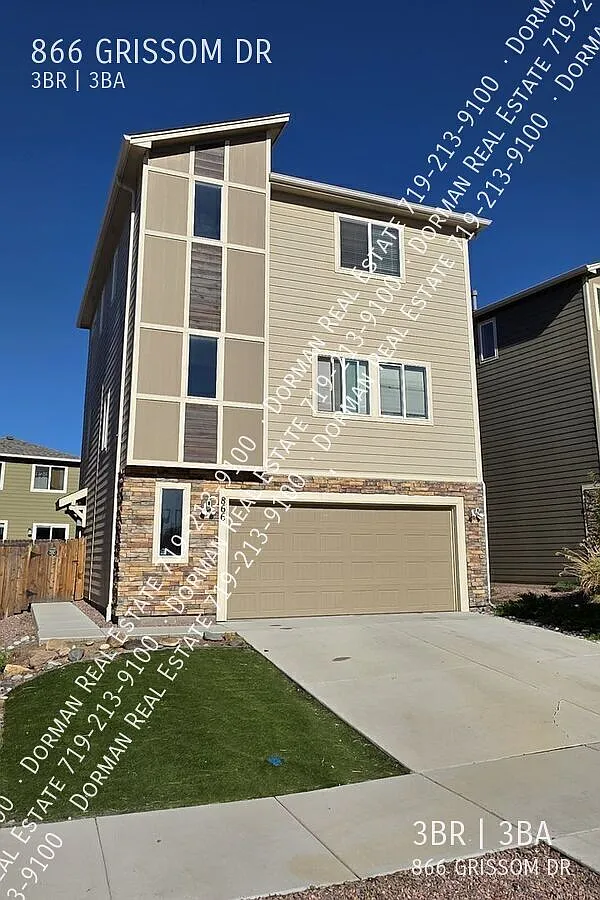 3 Bedroom + Bonus Room, 2.5 Bath MODERN beauty! — Photo 1