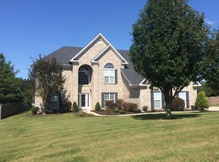 105 Oak Spring Cir, New Market, AL 35761