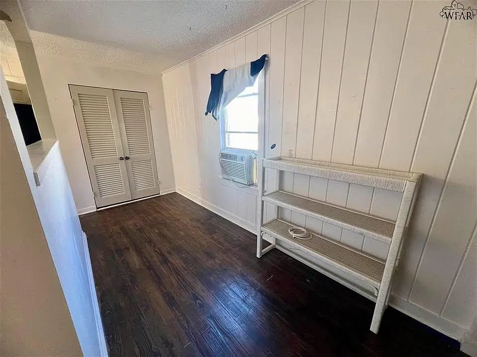 2115 Tilden St — Photo 4