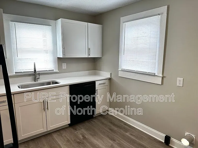 208 S Lexington Dr — Photo 8