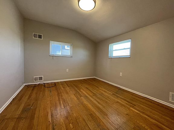 5th image of 304 Oneida St