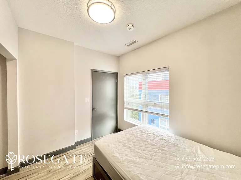 258 C Sunview St #Penthouse 372 — Photo 11