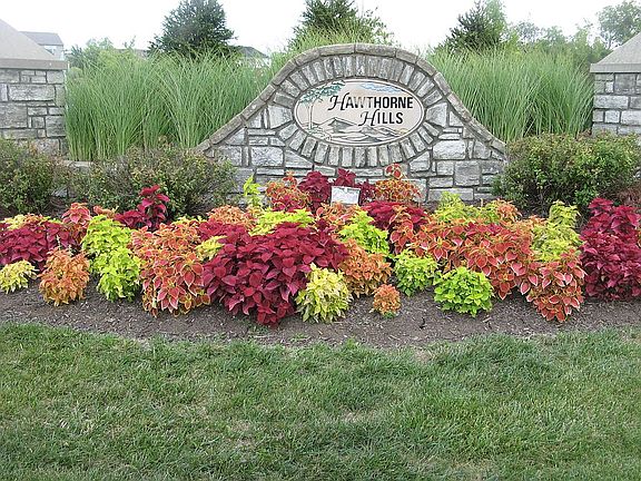 5th image of 6044 Bluffs Dr
