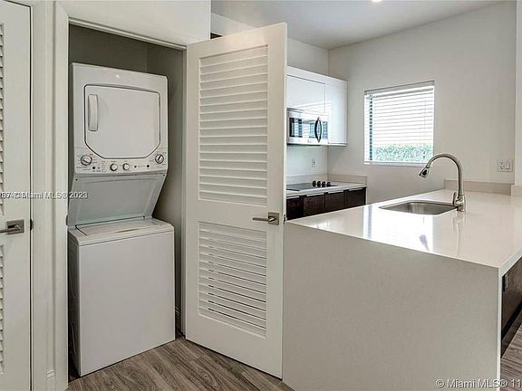 4th image of 473 Mendoza Ave APT 2
