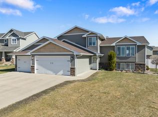 2700 Heritage Ct, Minot, ND 58703
