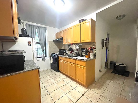 4th image of 4347 43rd St APT 2F
