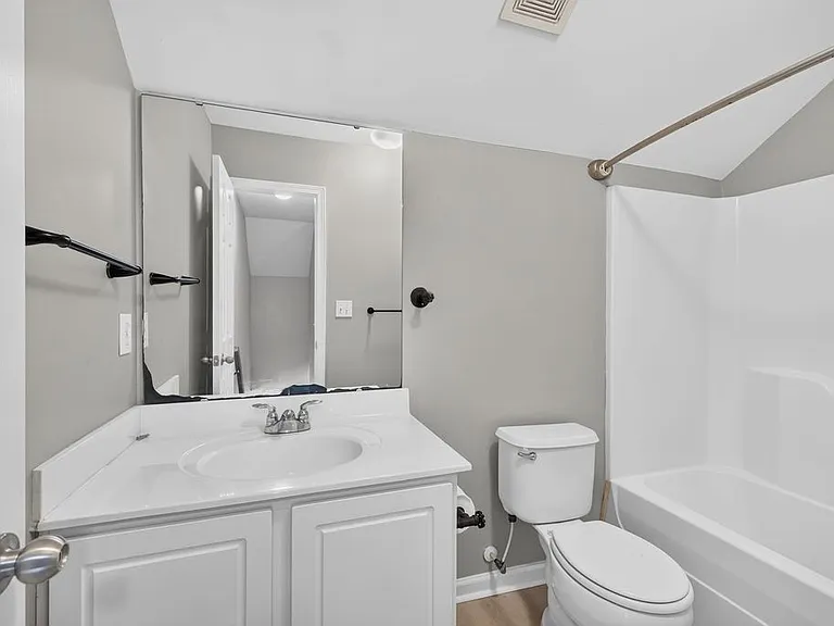 160 Hutson Ln — Photo 22