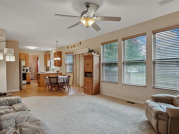 5th image of 4825 Summerset Dr