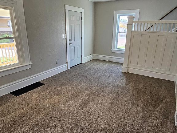 3rd image of 305 Cole Ave