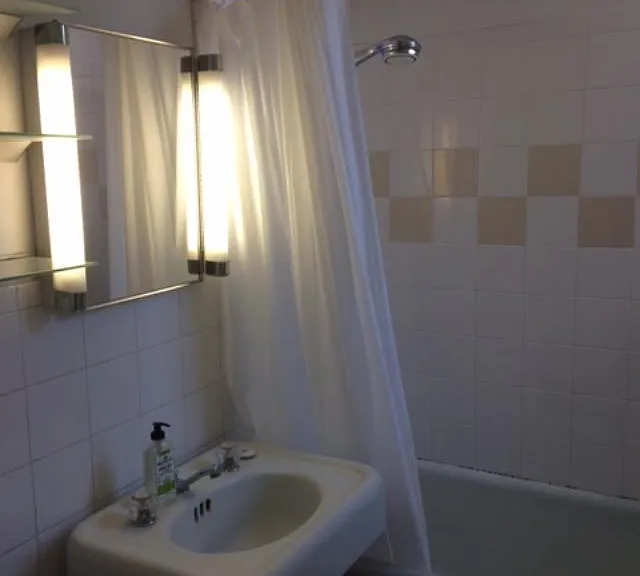 1524 W Winnemac Ave #11 — Photo 6
