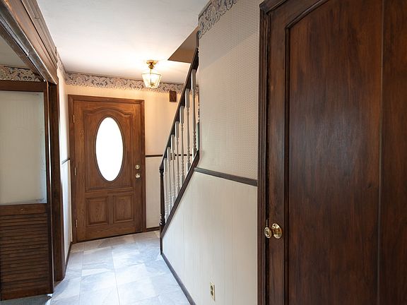 4th image of 3202 N Valleyview Dr
