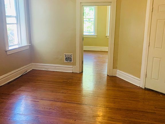 5th image of 3022 Texas Ave #2F