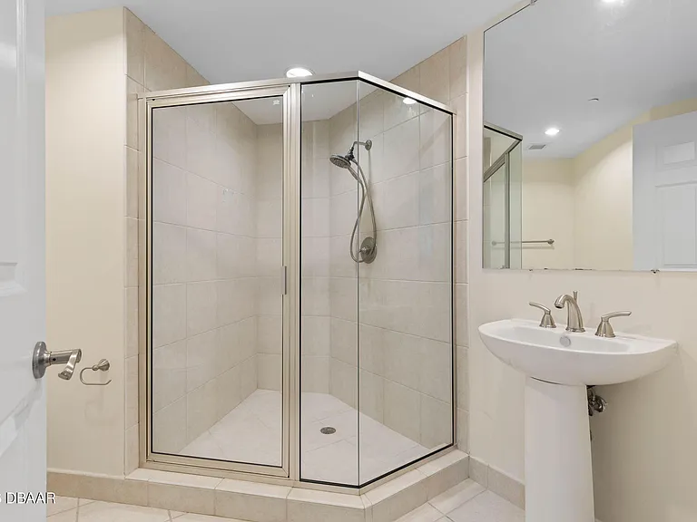 241 Riverside Dr #1710 — Photo 41