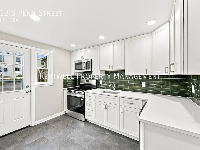 712 S Penn St — Photo 2