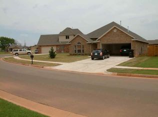 906 Renita Way, Moore, OK 73160