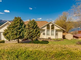 219 NE Riverview Dr, Cascade Locks, OR 97014