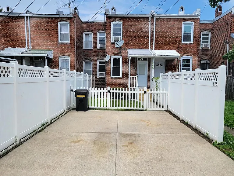 6757 Woodley Rd — Photo 7