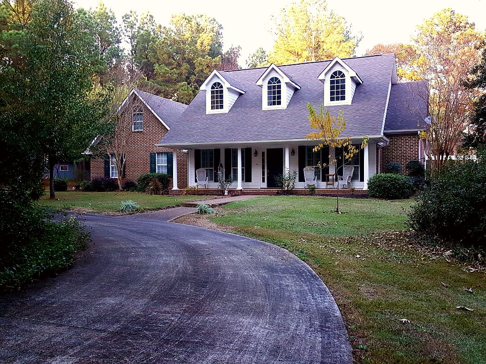 Concrete drive circles entry