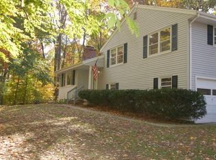 35 Twin Brook Dr, Stamford, CT 06907