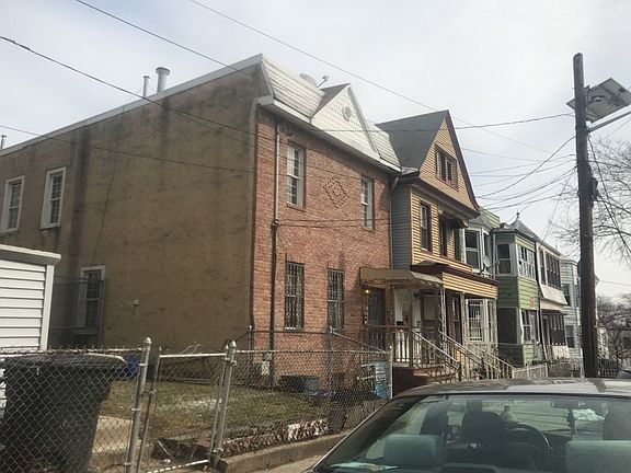 3rd image of 22 McDougall St