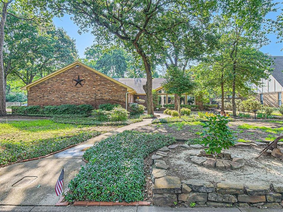 1st image of 445 Frankie Ln