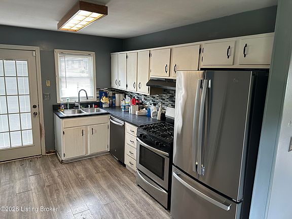 5th image of 2827 Whitlock St