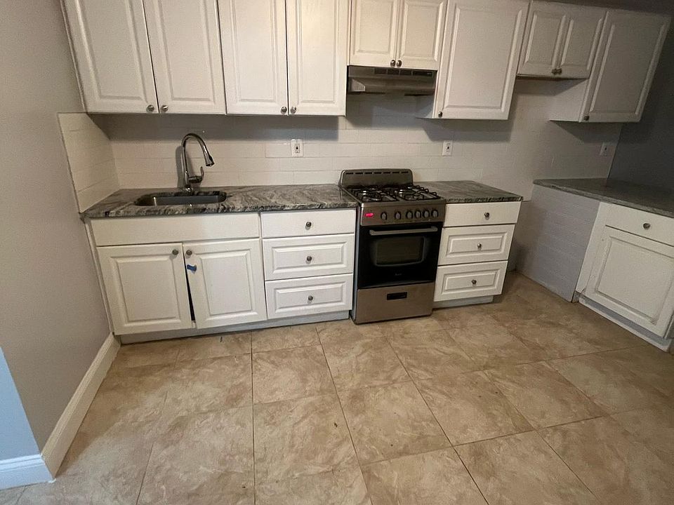1st image of 140 N Walnut St #1