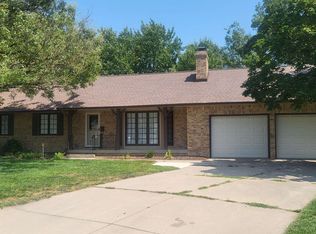 840 Trinity Ct, Newton, KS 67114