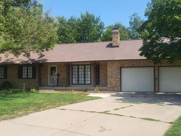 840 Trinity Ct, Newton, KS 67114